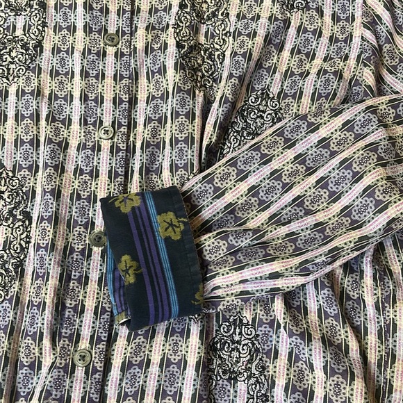 Embroided Robert Graham Long Sleeved Shirt - Picture 3 of 7